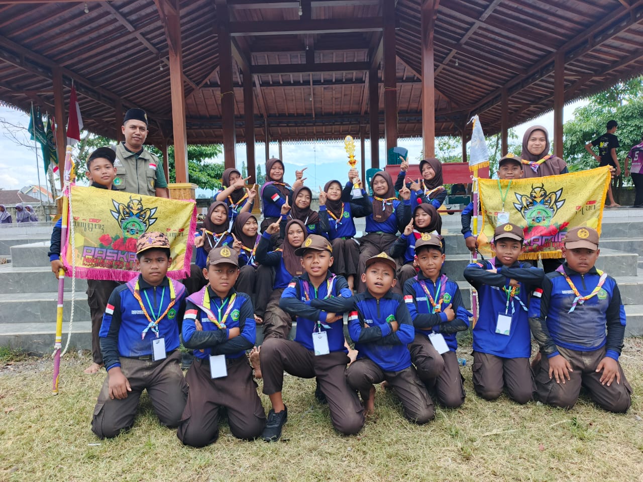 MIS Al Falah Kuncung Raih Juara 1 Lomba Yel-Yel pada Perkemahan Pekan Madaris 2025