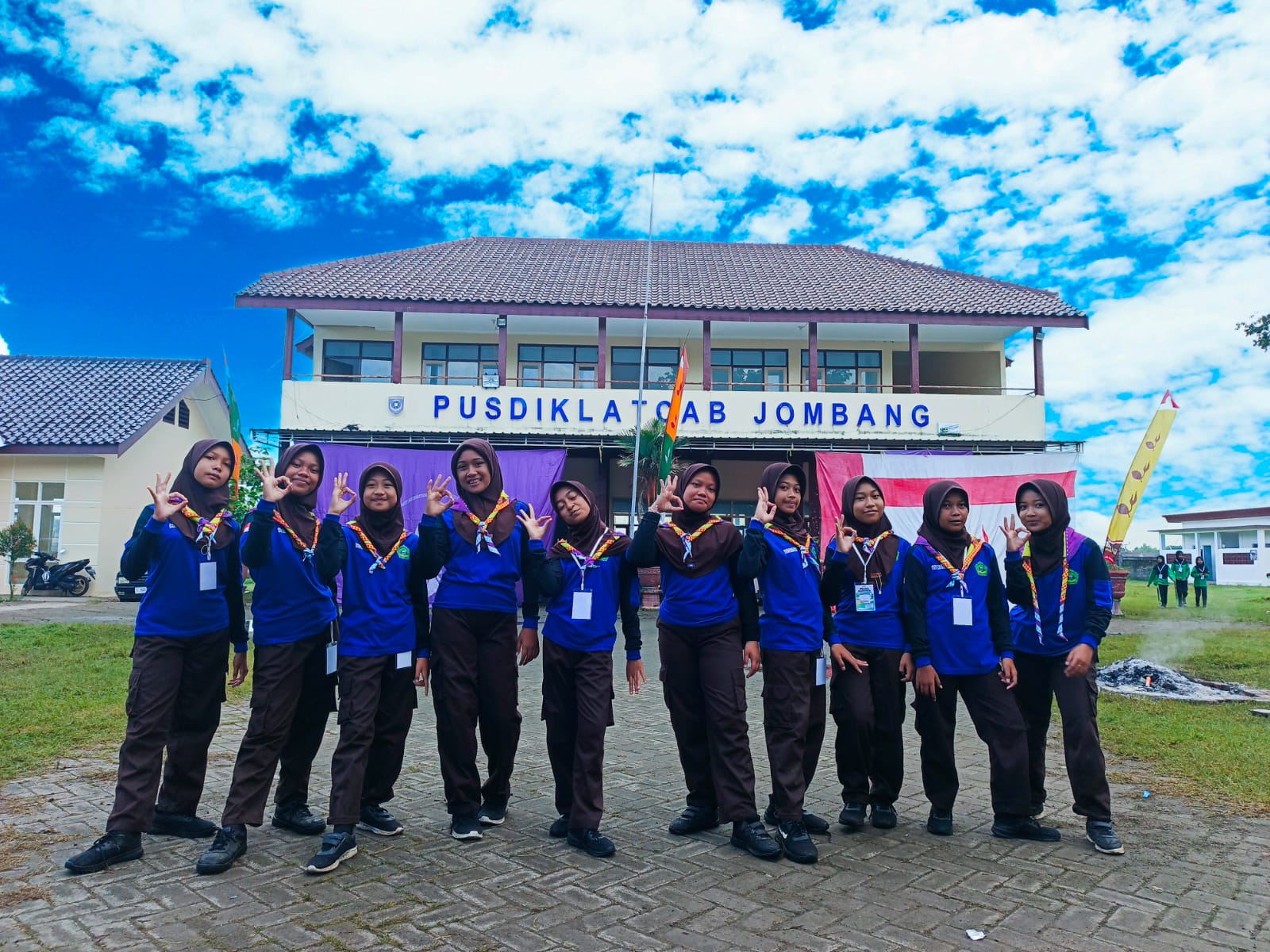 MIS Al Falah Kuncung Raih Juara 1 Lomba Yel-Yel pada Perkemahan Pekan Madaris 2025