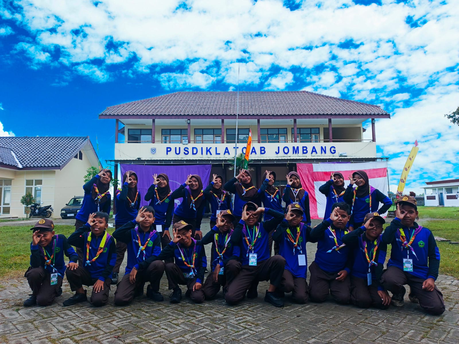 MIS Al Falah Kuncung Raih Juara 1 Lomba Yel-Yel pada Perkemahan Pekan Madaris 2025