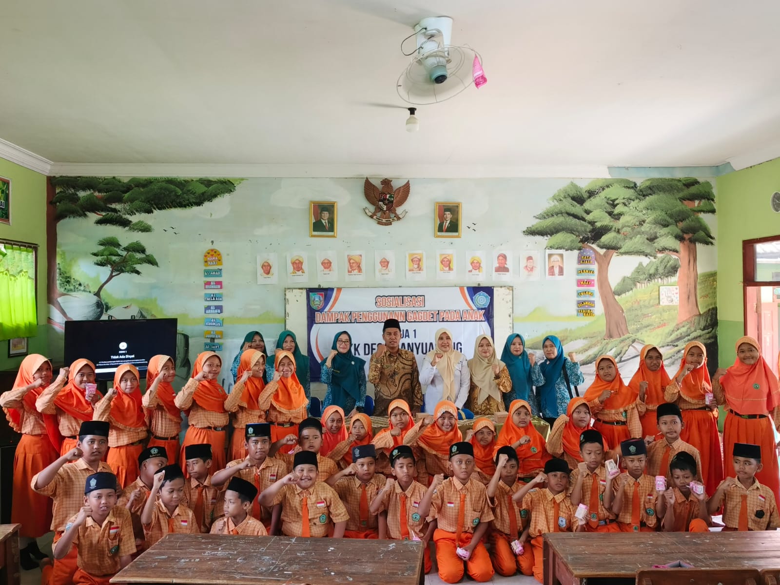 Sosialisasi Dampak Penggunaan Gadget pada Anak oleh Pemerintah Desa Banyuarang dan MIS Al Falah Kuncung