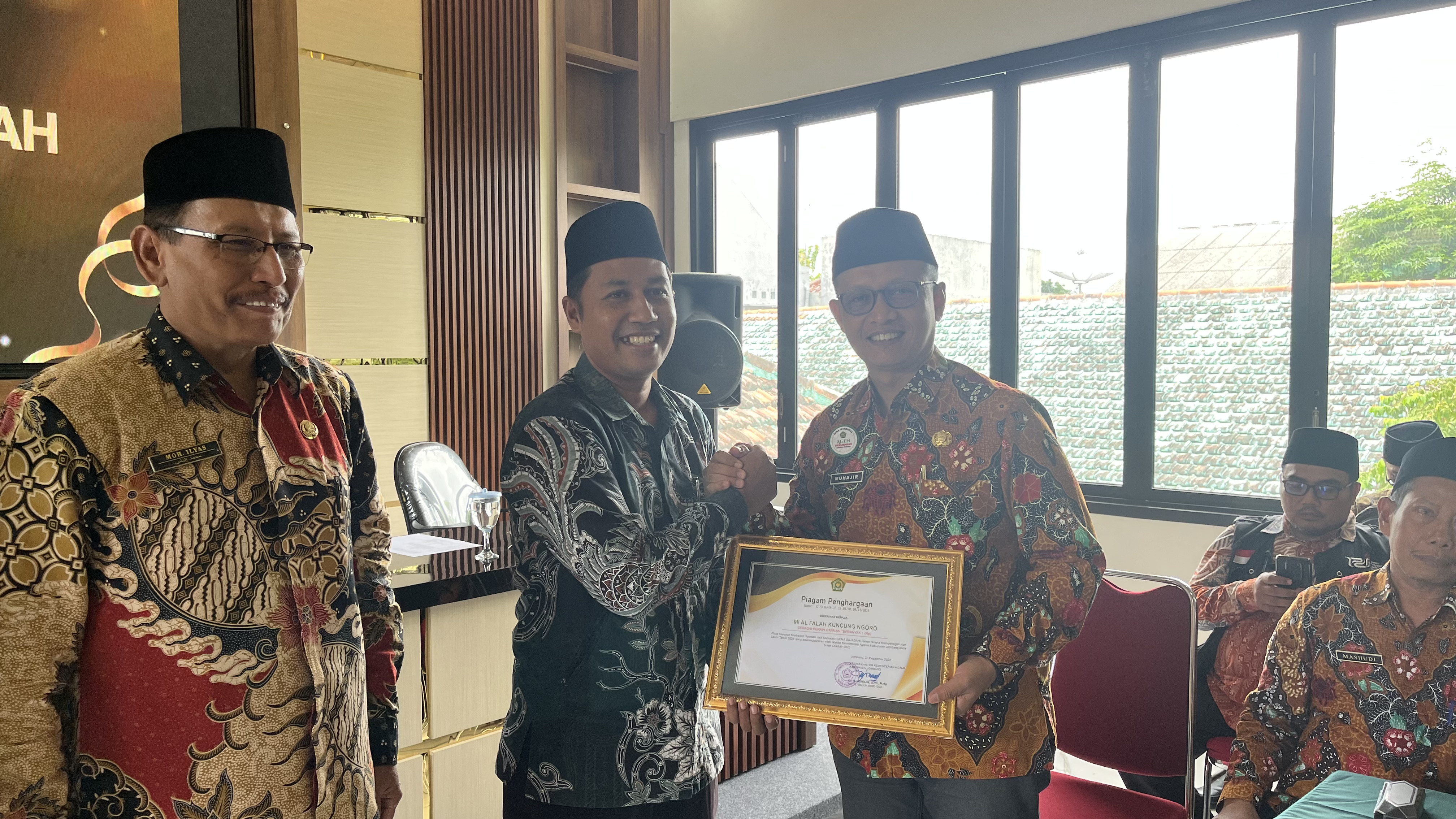 MIS Al Falah Kuncung Terima Penghargaan GEMA SAJADAH Berbasis Perubahan Ekoteologi